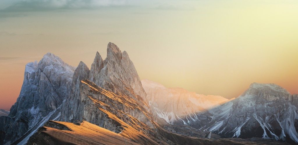 landscape mountains sky 4843193.jpg